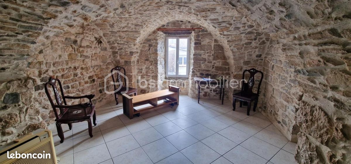 Maison 9 pièces 210 m² · à Boucoiran-et-Nozières · 210 m² · 98 500 €
