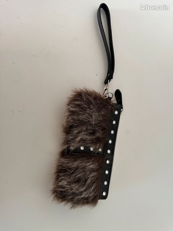 Petit sac marron fausse fourrure (image 1)