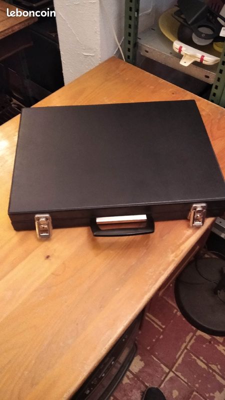 Attaché case (image 2)