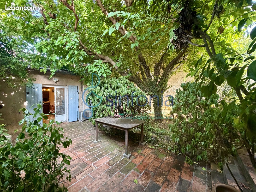 Maison 8 pièces 165 m² · à Nîmes · 165 m² · 350 000 €