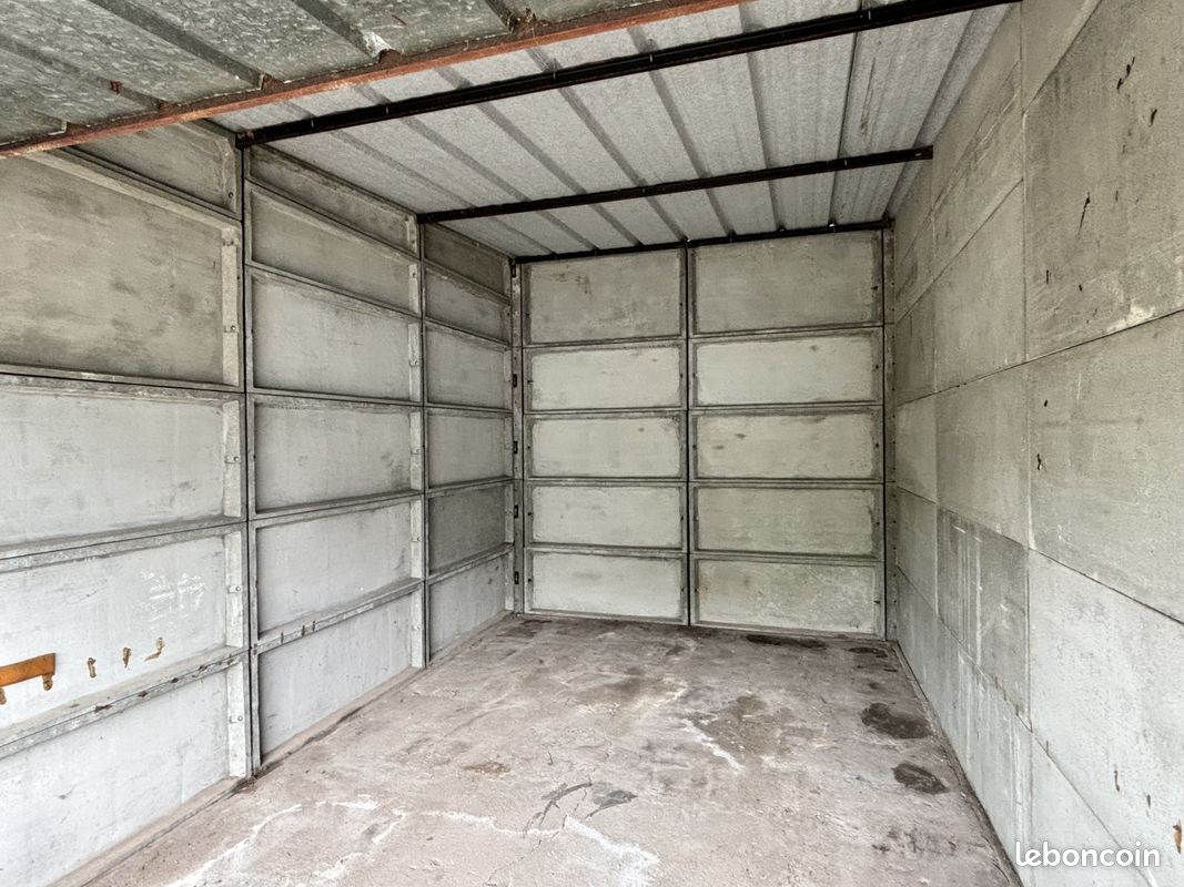 Parking 15 m² · à Rochefort · 15 m² · 81 €/mois