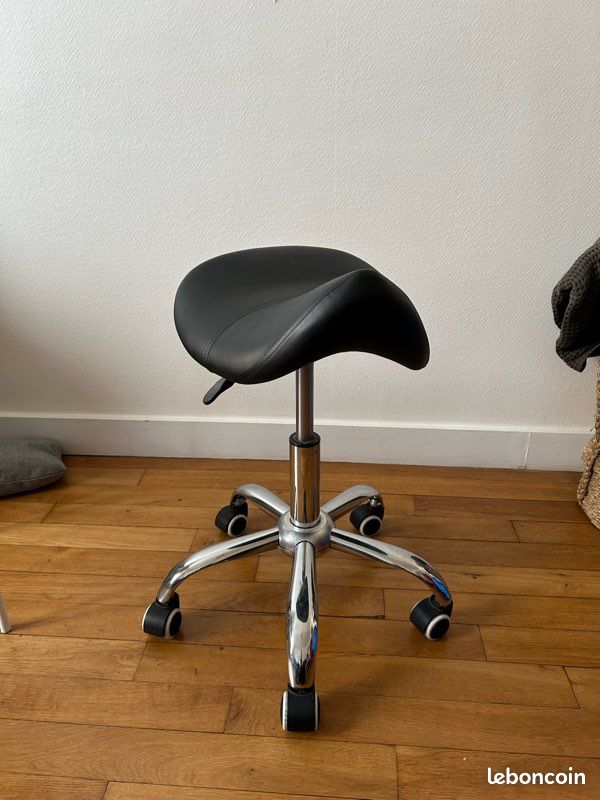 Tabouret De Bureau Augsburg CLP – Similicuir Noir, Roulettes, Hauteur Réglable