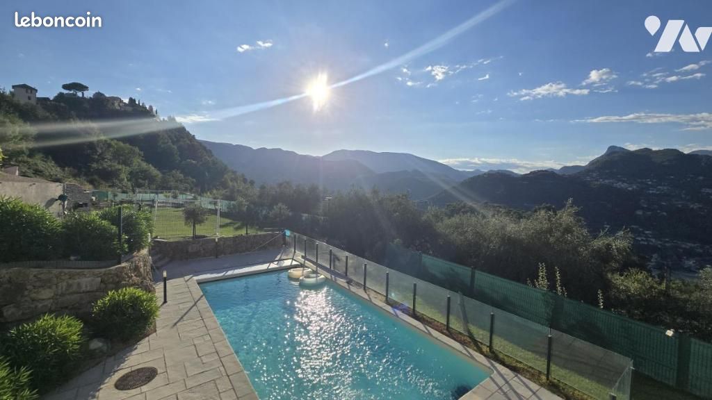 Maison 5 pièces 161 m² · à La Roquette-sur-Var · 161 m² · 850 000 €