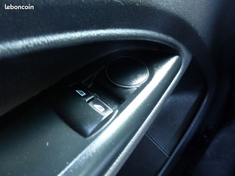 Ford TRANSIT CONNECT L1 1.5 TD 100CH STOP&START AMBIENTE (image 21)