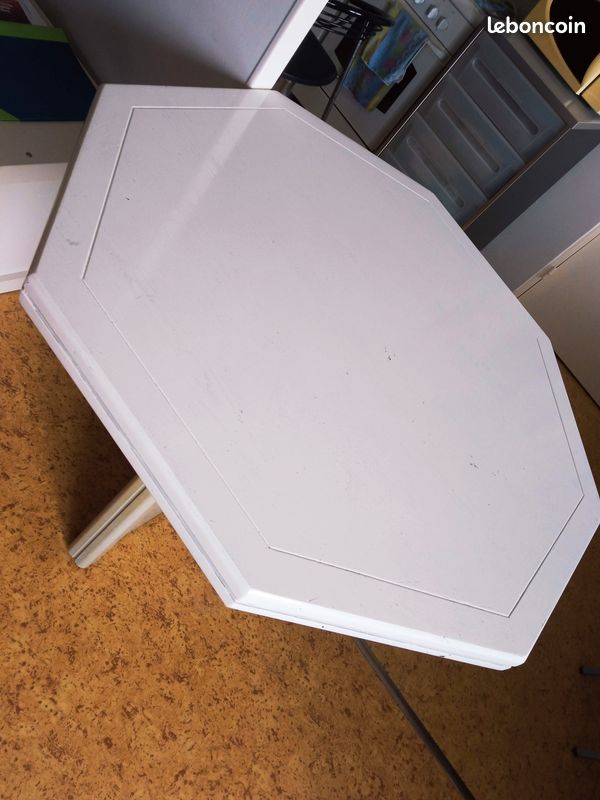 Table (image 1)