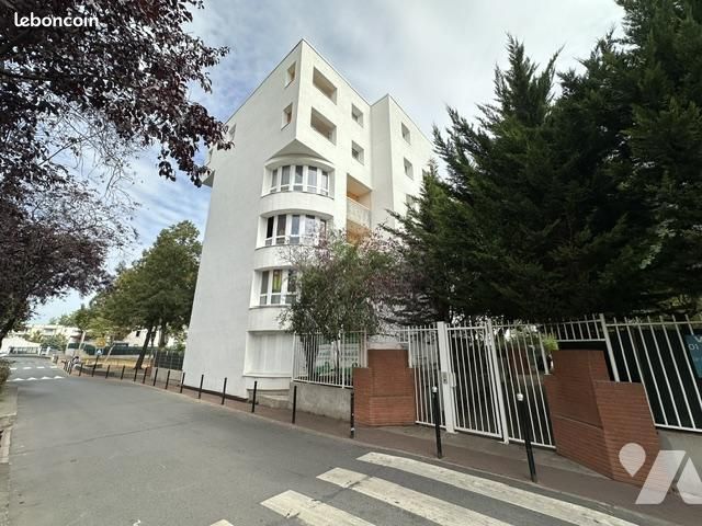 Appartement 1 pièce 32 m² · à Évry-Courcouronnes · 32 m² · 80 000 €