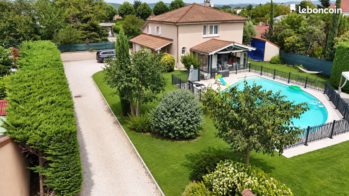Maison 5 pièces 136 m² · à Romans-sur-Isère · 136 m² · 399 000 €