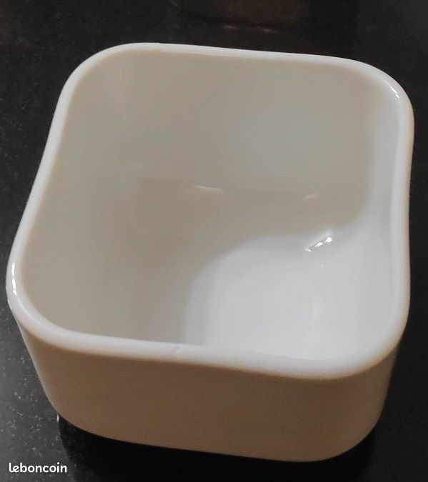 4 coupes carrées en porcelaine blanche (image 1)