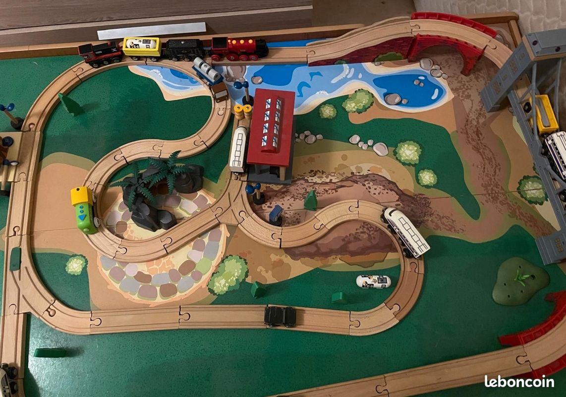 Table en bois circuit train (image 7)