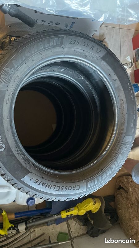4 pneus Michelin CrossClimate 2 225/55 R17 97Y (image 1)