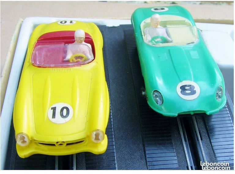 Circuit Routier Jouef – Ferrari 250 GTO Jaune Fonctionnelle + Cadeau