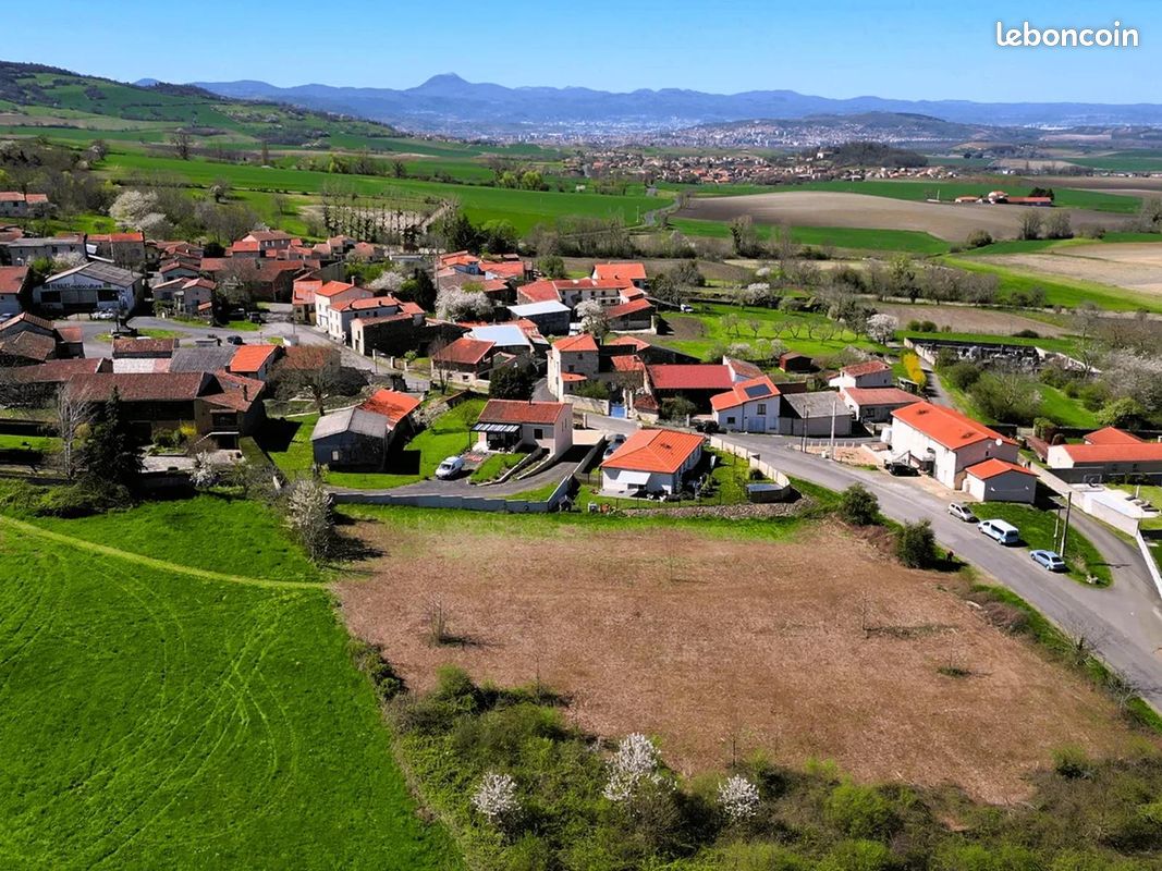 Vente Terrain Saint-Julien-de-Coppel · 63 000 €