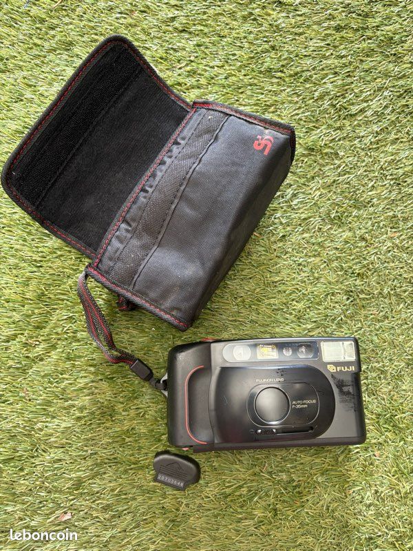 VERTICAL STUDIO "Terråk" Trousse à cosmétiques avec flacons de voyage