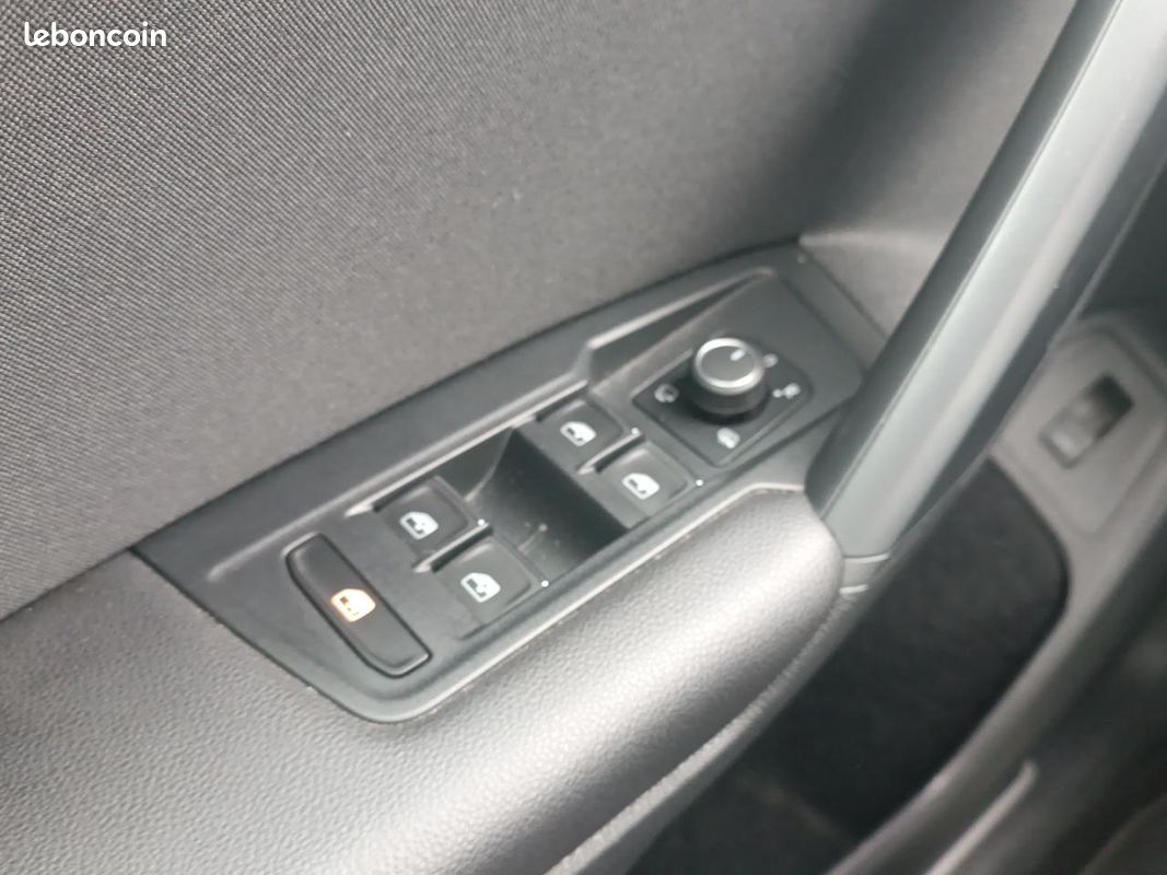 VOLKSWAGEN TIGUAN 2.0 tdi 150 elegance dsg7 (image 34)