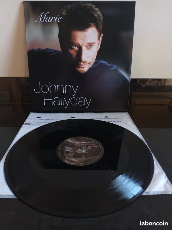 Vend vinyle MAXI 33 Tr (12 ") rare édition limitée N° 10668 JOHNNYHALLYDAY " Marie" original de 2002 (image 4)