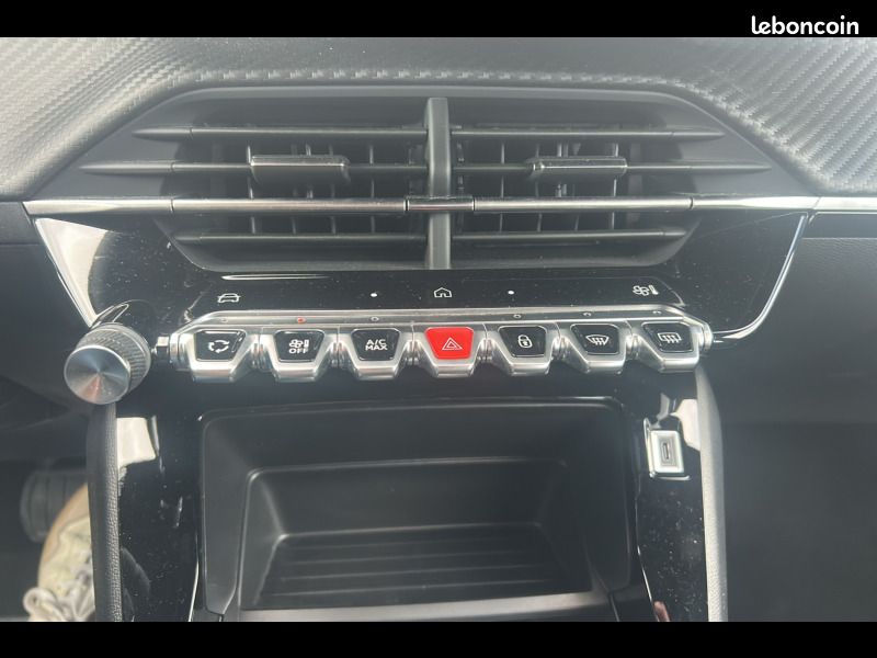 Peugeot 2008 Hybrid 136 e-DCS6 Style (image 22)