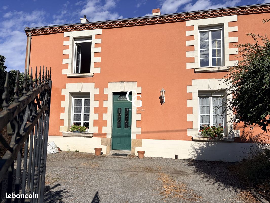Maison 6 pièces 186 m² · à Rezé · 186 m² · 1 590 €/mois
