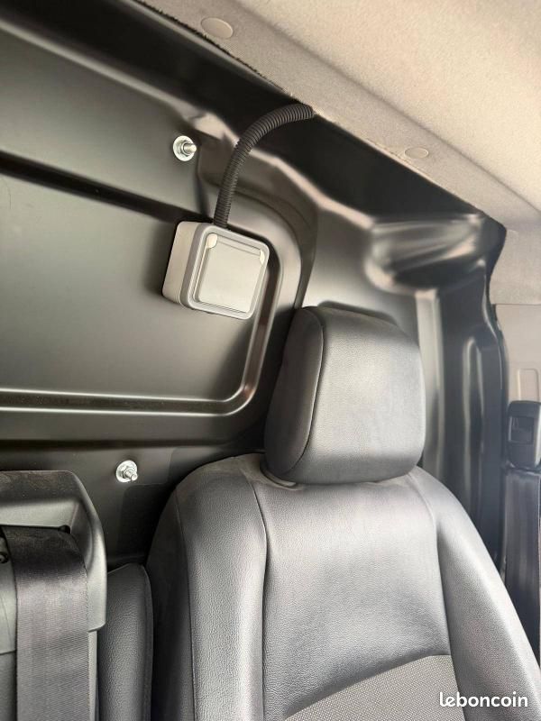 Peugeot Expert III 1.5L BLUEHDI 120cv FOURGON CAMERA GPS STANDARD ASPHALT (image 7)