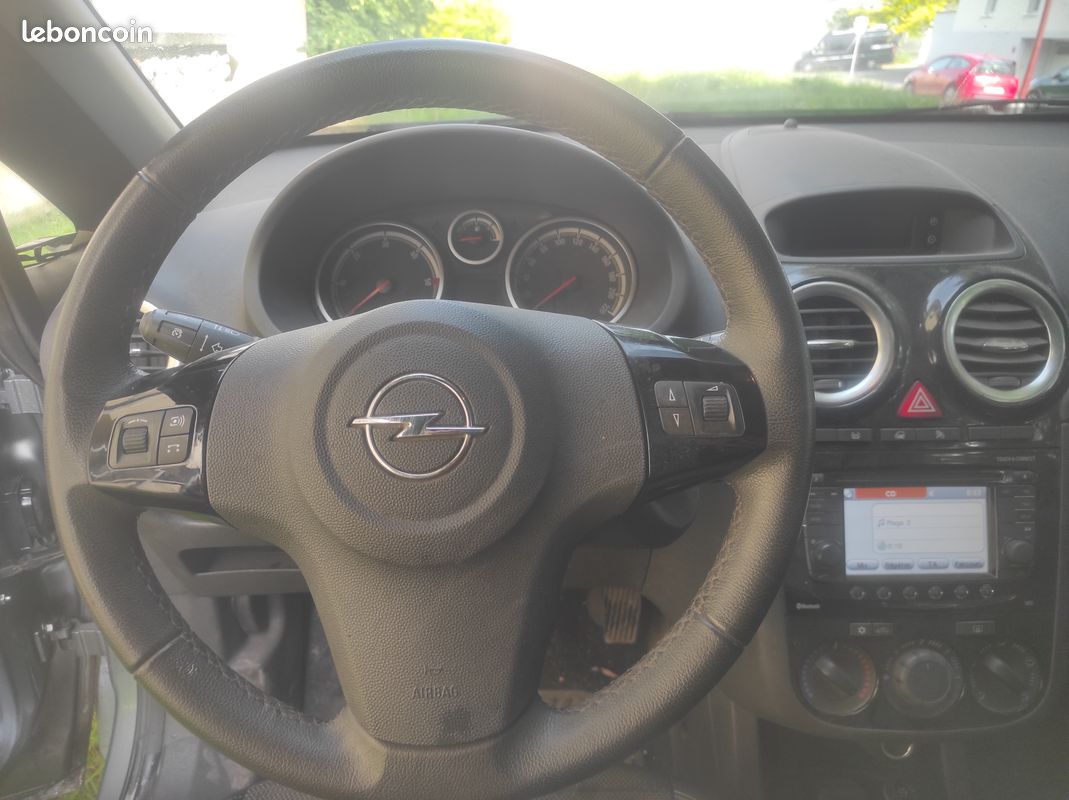 Corsa phase 2 1300 cdti 2014 gps regulateur clim 135000 km (image 4)