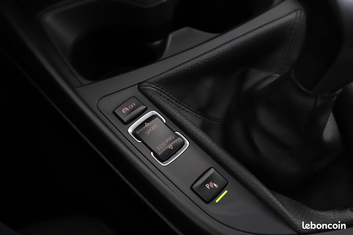 BMW Série 1 118d xDrive 5P 150 ch (image 22)