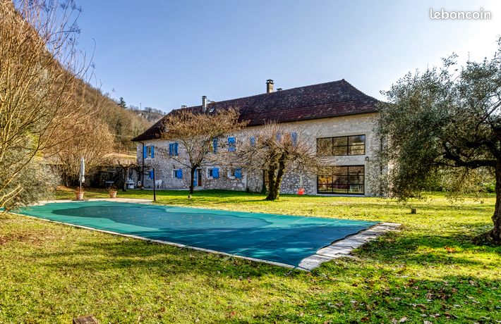 Maison 7 pièces 260 m²