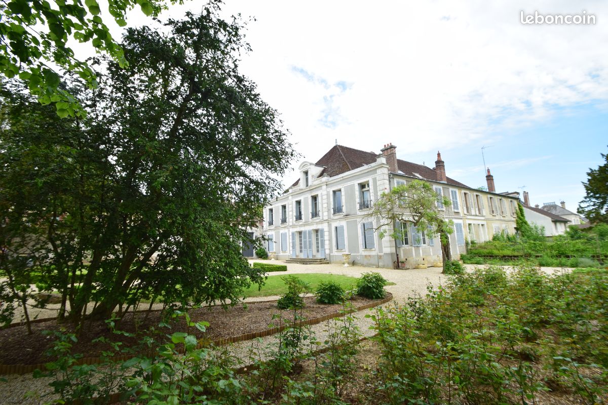 Maison 11 pièces 310 m² · à Joigny · 310 m² · 575 000 €