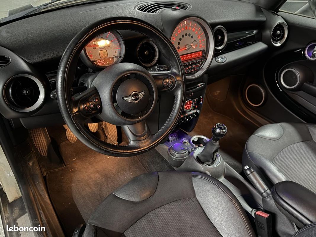 MINI COOPER D 1.6 112 ch Pack Chili (image 7)