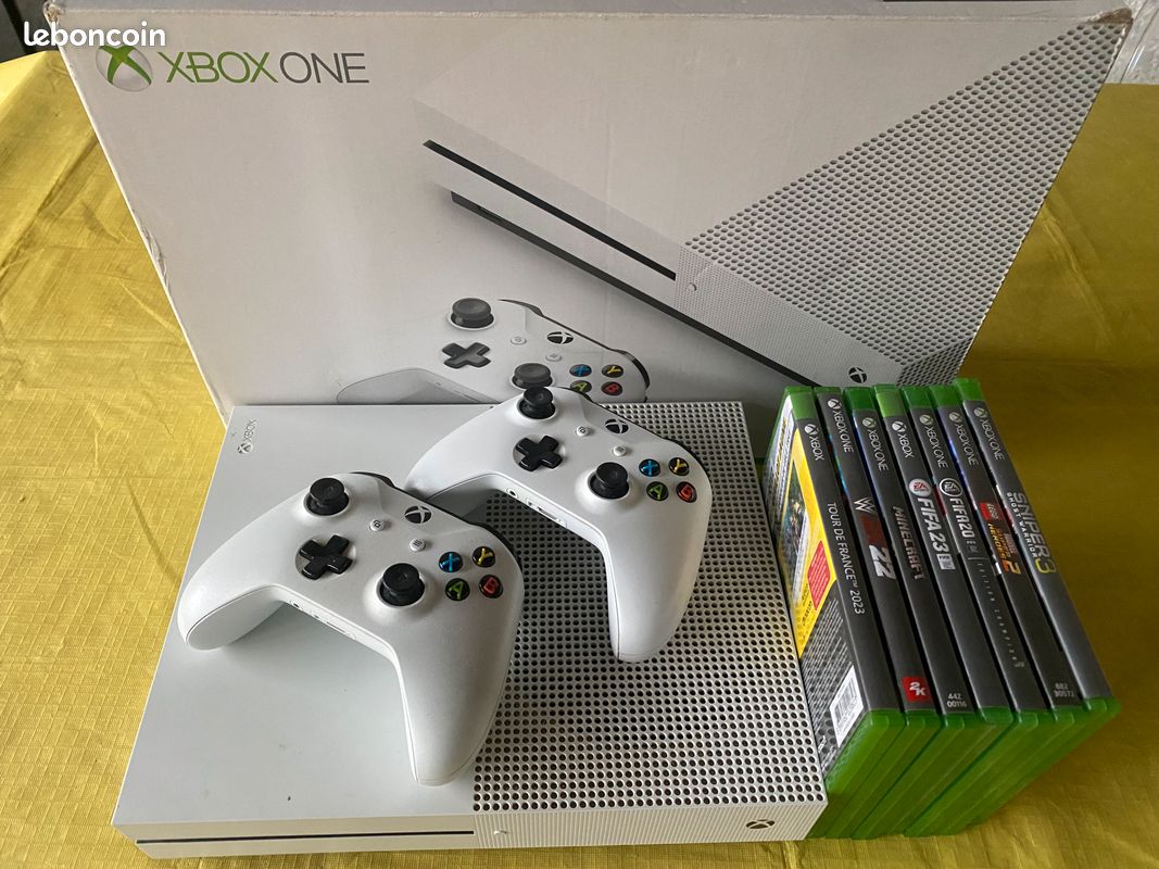 XBOX One avec jeux et manettes Consoles