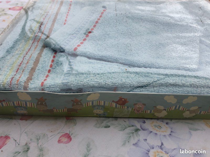 Coffret enfant serviette et gants de toilette (image 3)