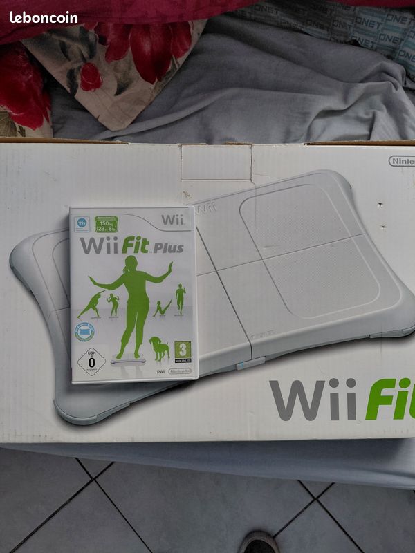 Wii balance board + Wii fit plus (image 1)