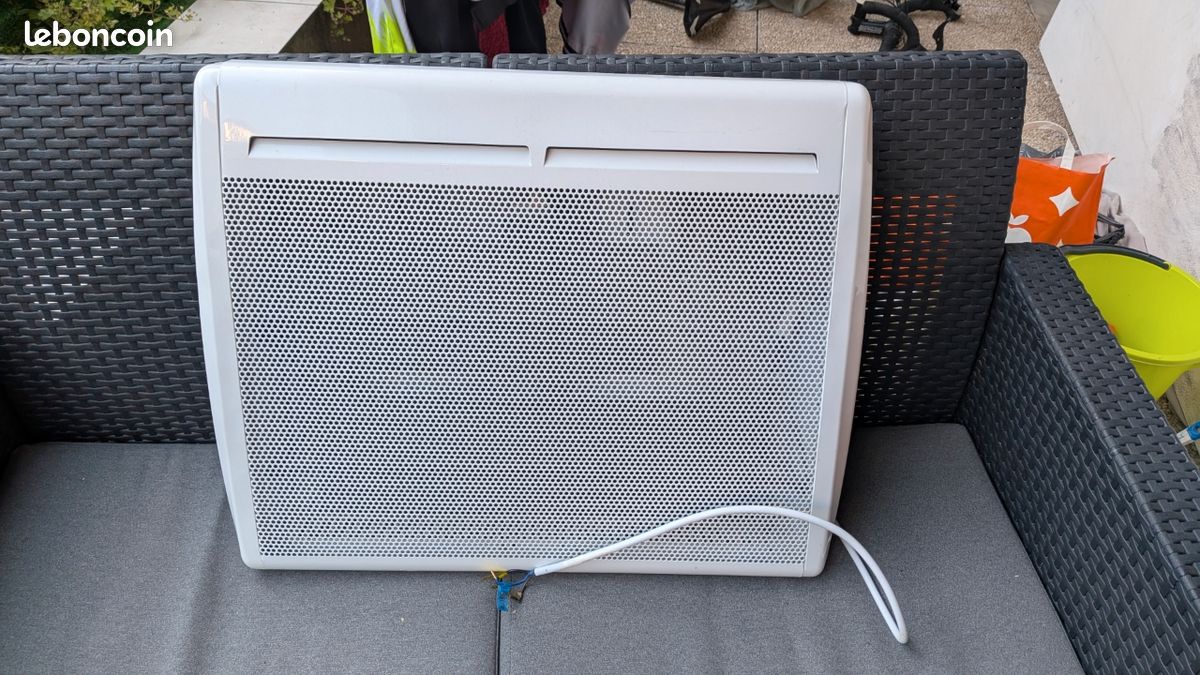 Radiateur à inertie sèche et son support (image 1)