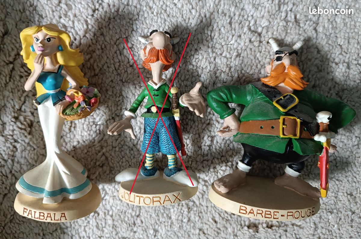 LOT 2 FIGURINES ASTERIX PLASTOY : CENTURION + SOLDAT ROMAIN assis ( Atlas 2000