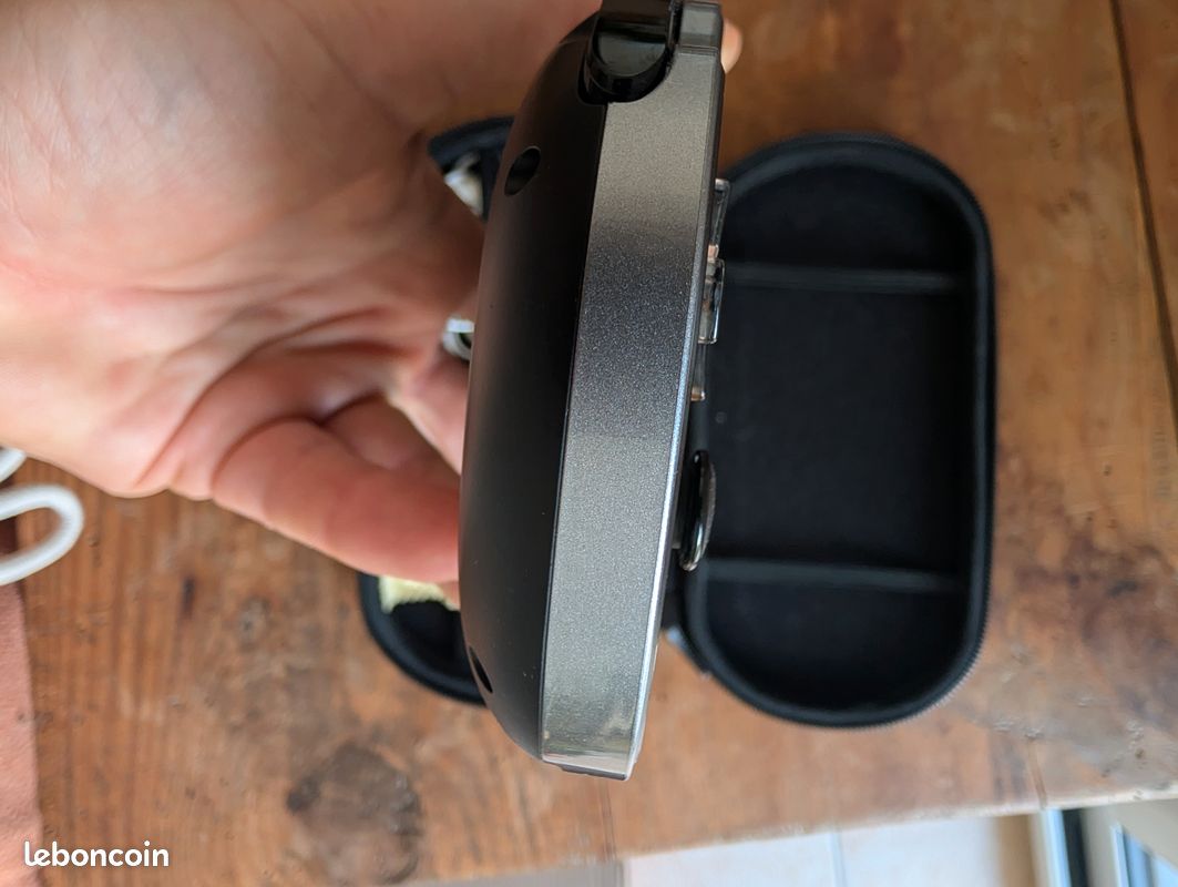 PS Vita OLED (image 7)