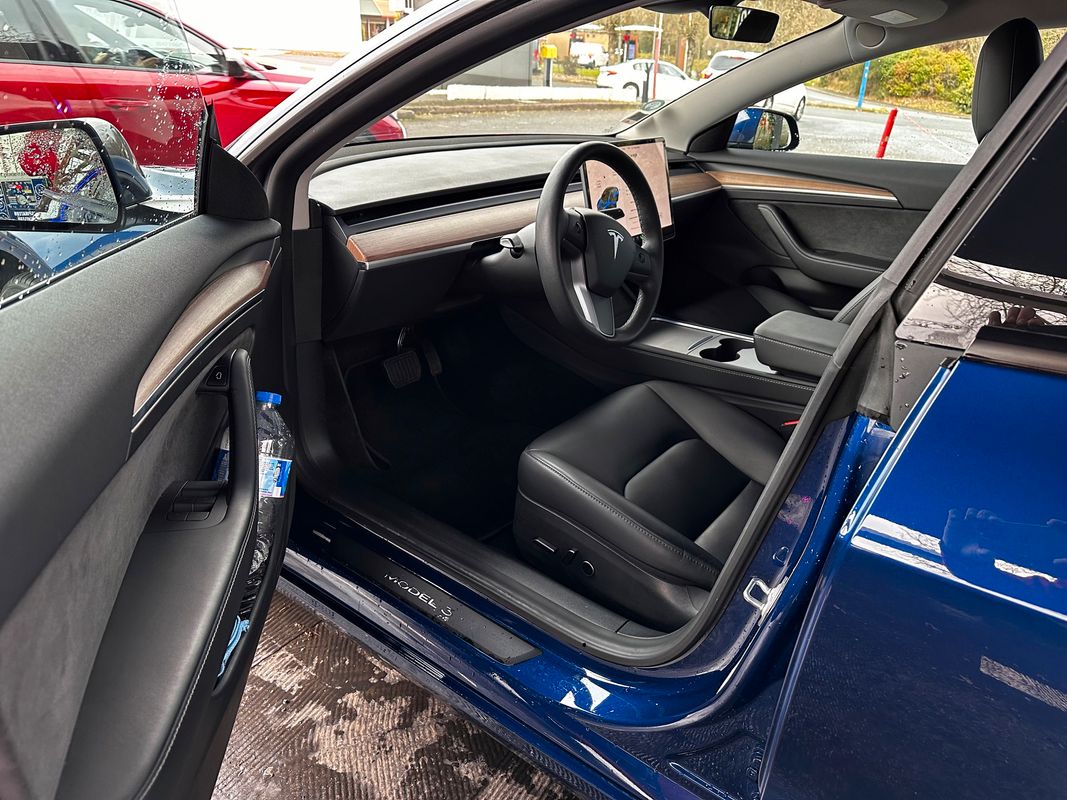 Tesla Model 3 Bleue Attelage (tracte 1000 Kg) - Voitures