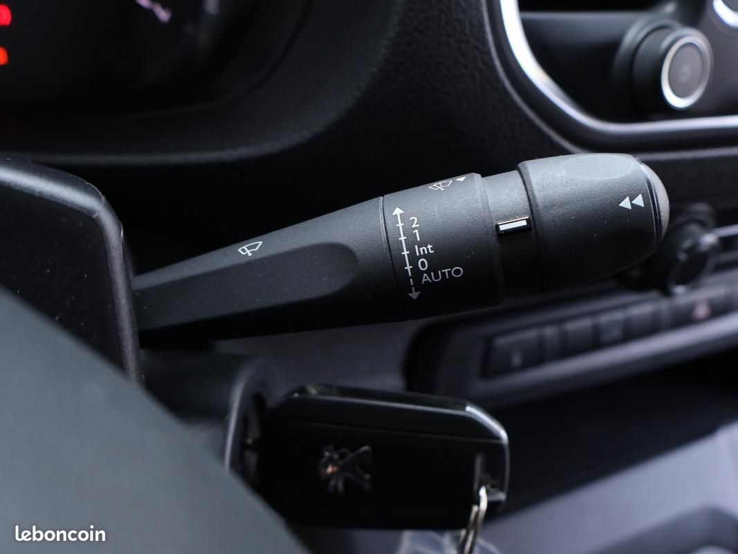 Peugeot Expert FOURGON FGN TOLE STANDARD BLUEHDI 145 S&S BVM6 PREMIUM (image 22)