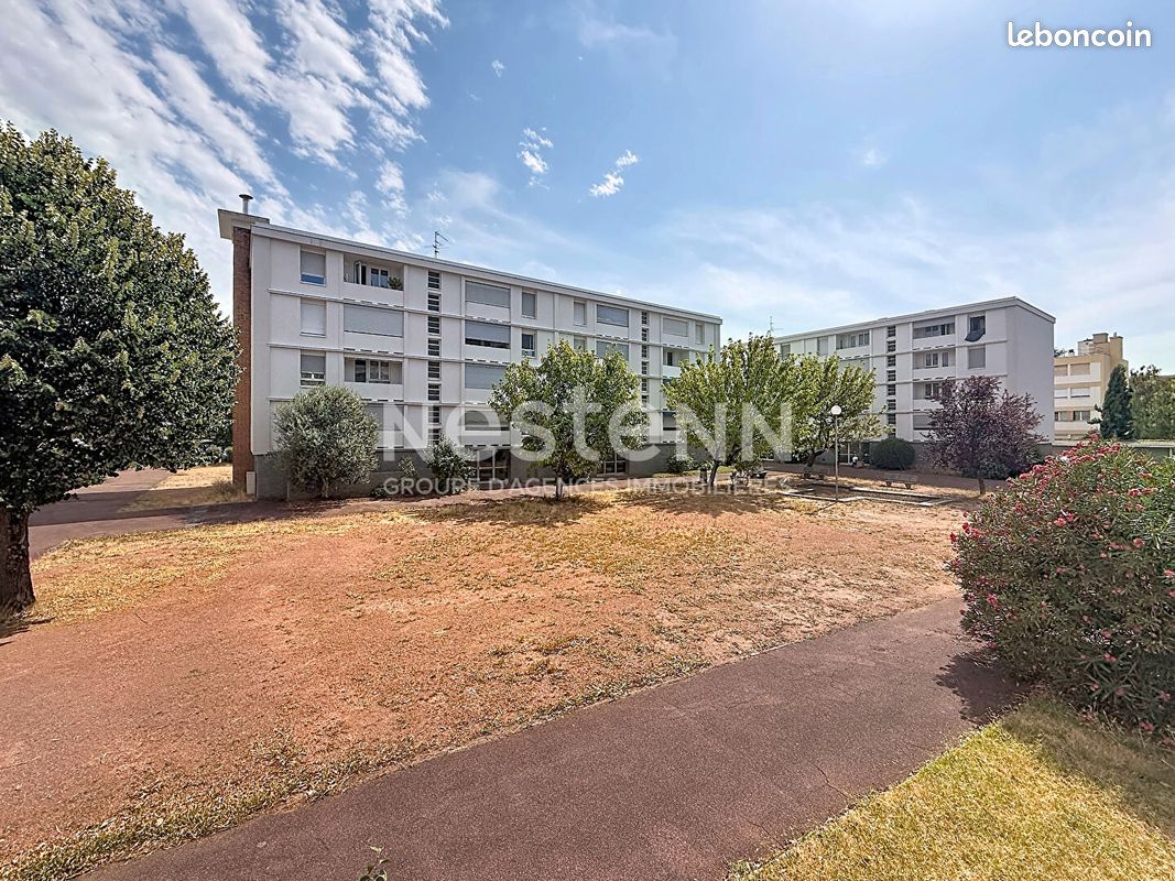 Appartement 4 pièces 74 m² · à Bron · 74 m² · 1 200 €