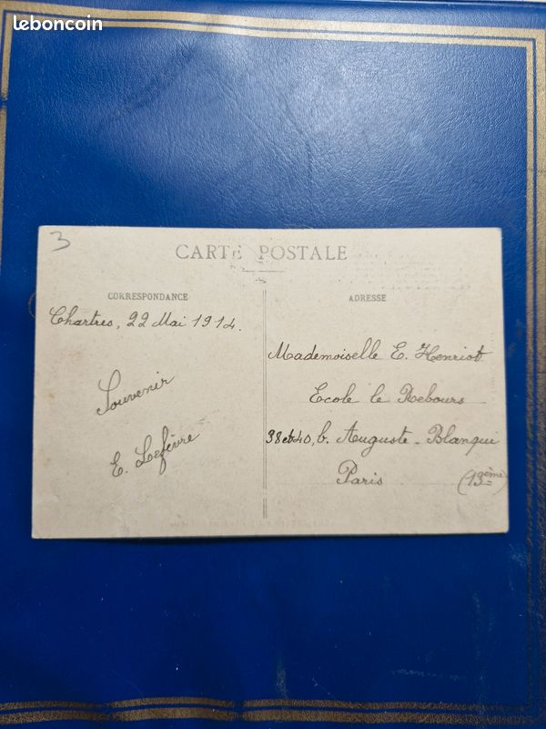 Ensemble de Factures et vieux papiers dans deux boites , à trier, Vente