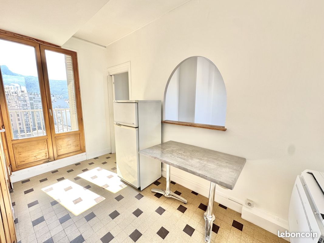 Appartement 1 pièce 22 m² · à Grenoble · 22 m² · 524 €
