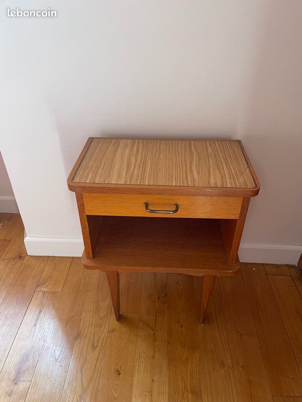 Table de chevet (image 1)