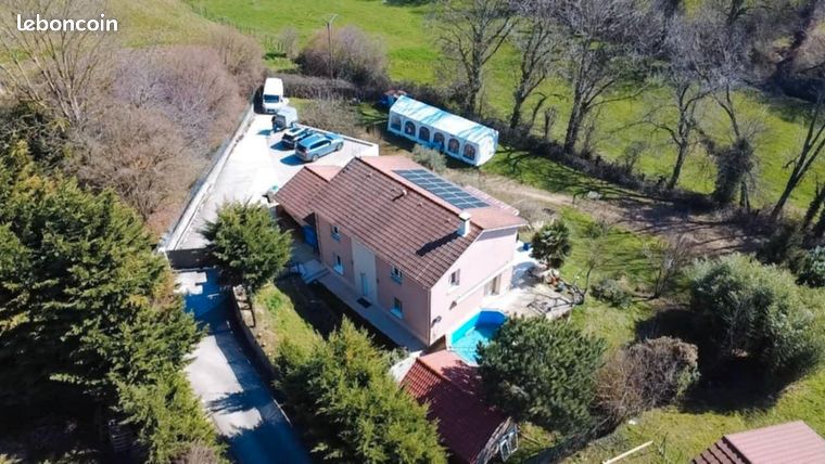 Maison 8 pièces 143 m²