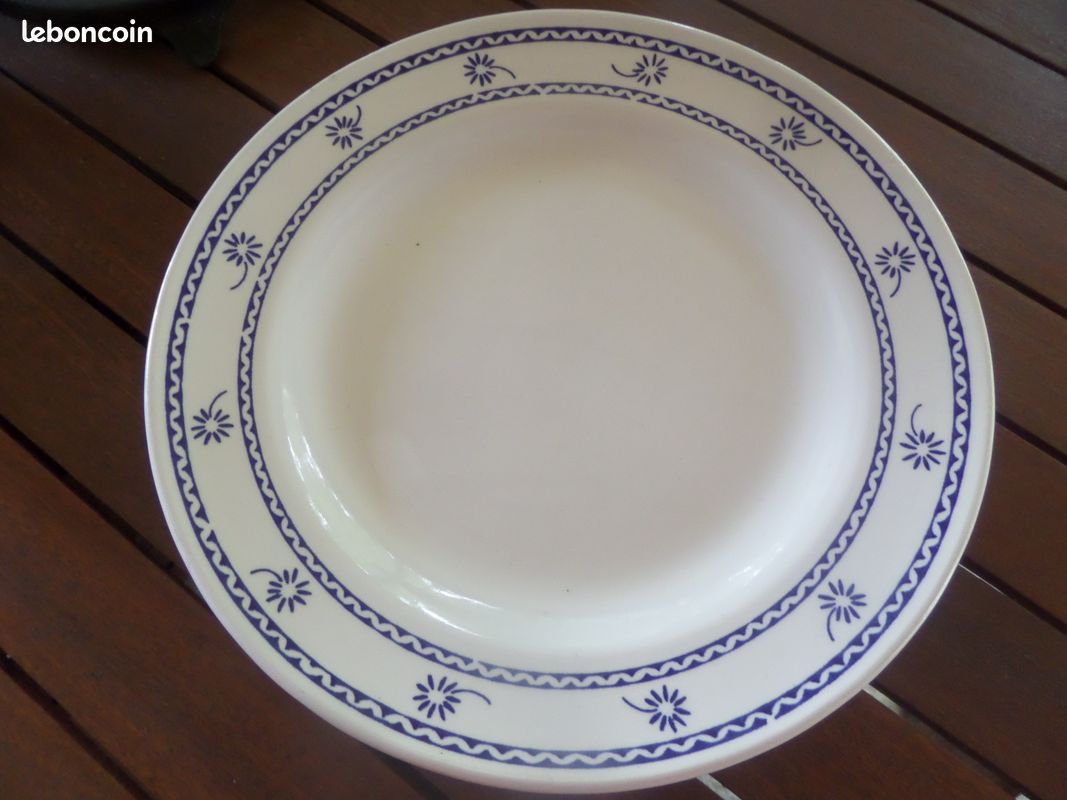 Lot 4 assiettes plates et 6 assiettes dessert (image 5)