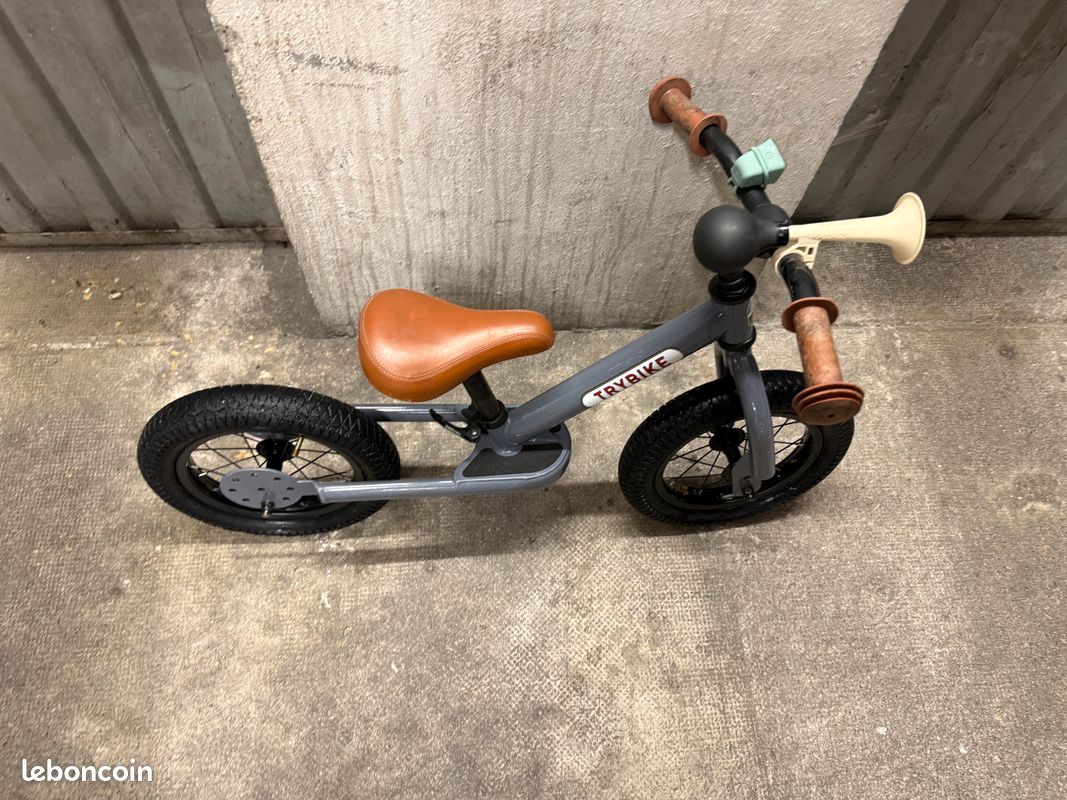 Draisienne tricycle en vintage anthracite roues évolutive