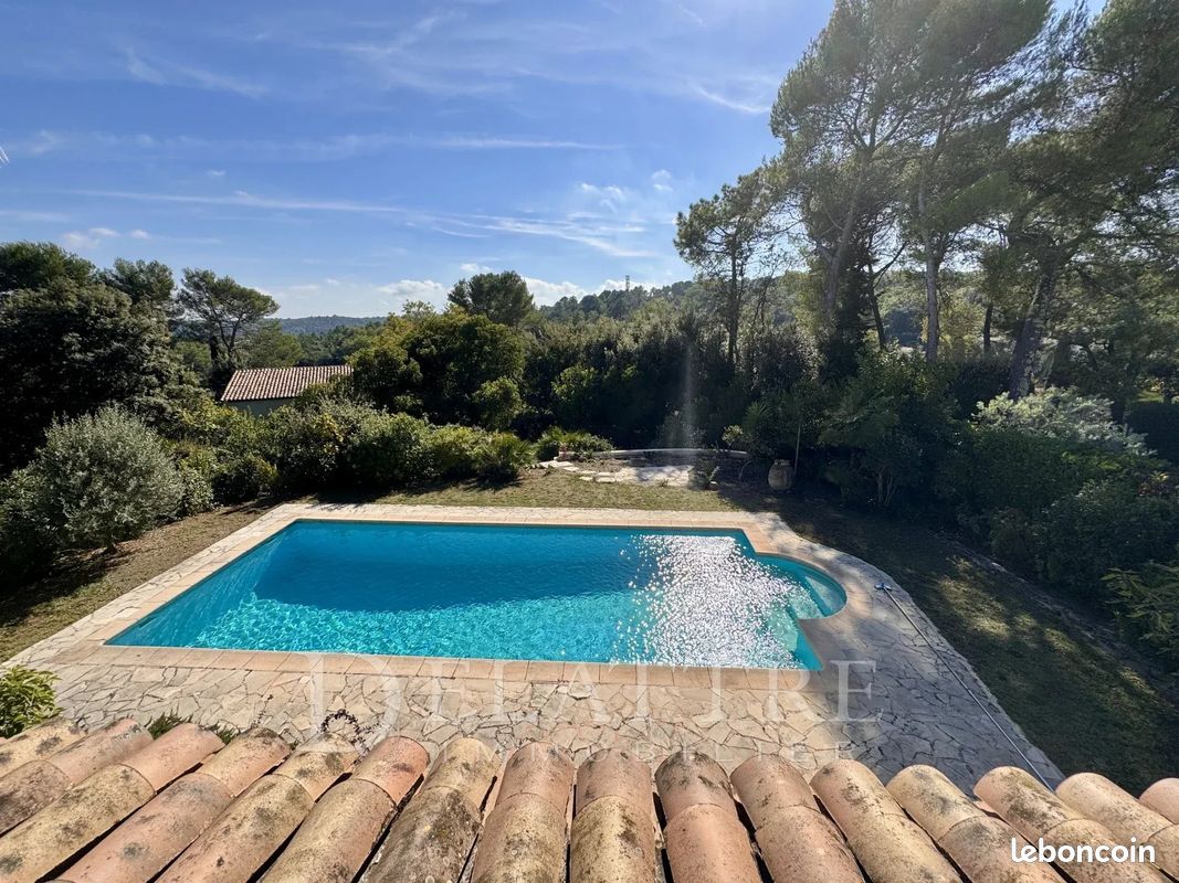 Maison 6 pièces 147 m² · à Valbonne · 147 m² · 1 170 000 €