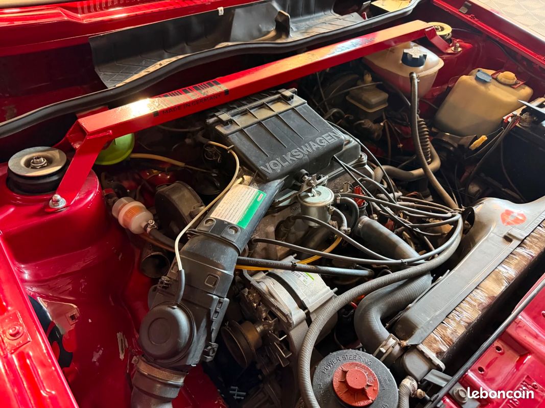 VOLKSWAGEN GOLF CABRIOLET 1.8 90ch - MOTEUR REFAIT 5000KMS - CAPOTE NEUVE - PEINTURE NEUVE - DOSSIER PHOTO RESTAURATION... (image 32)