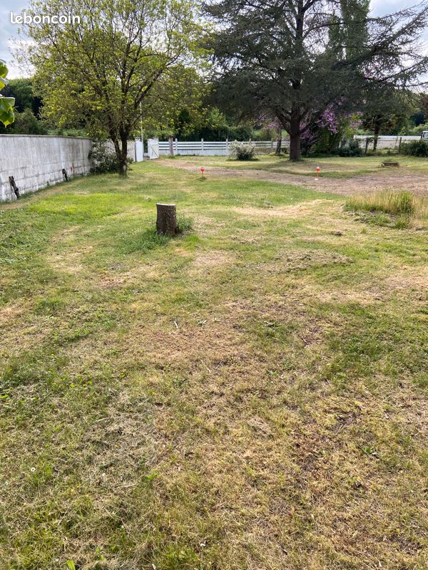 Terrains constructibles viabilisés à Échillais – Hors lotissement · 119 000 €