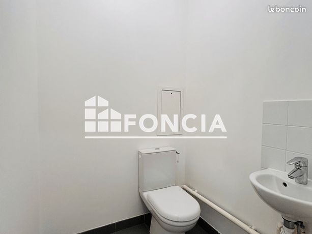 https://img.leboncoin.fr/api/v1/lbcpb1/images/13/81/00/1381004621b7a42a2db71a531f5c944707a22573.jpg?rule=ad-image