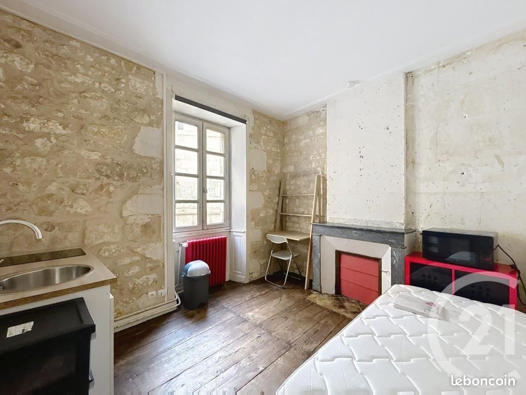 Appartement 1 pièce 14 m² · à Angoulême · 14 m² · 330 €