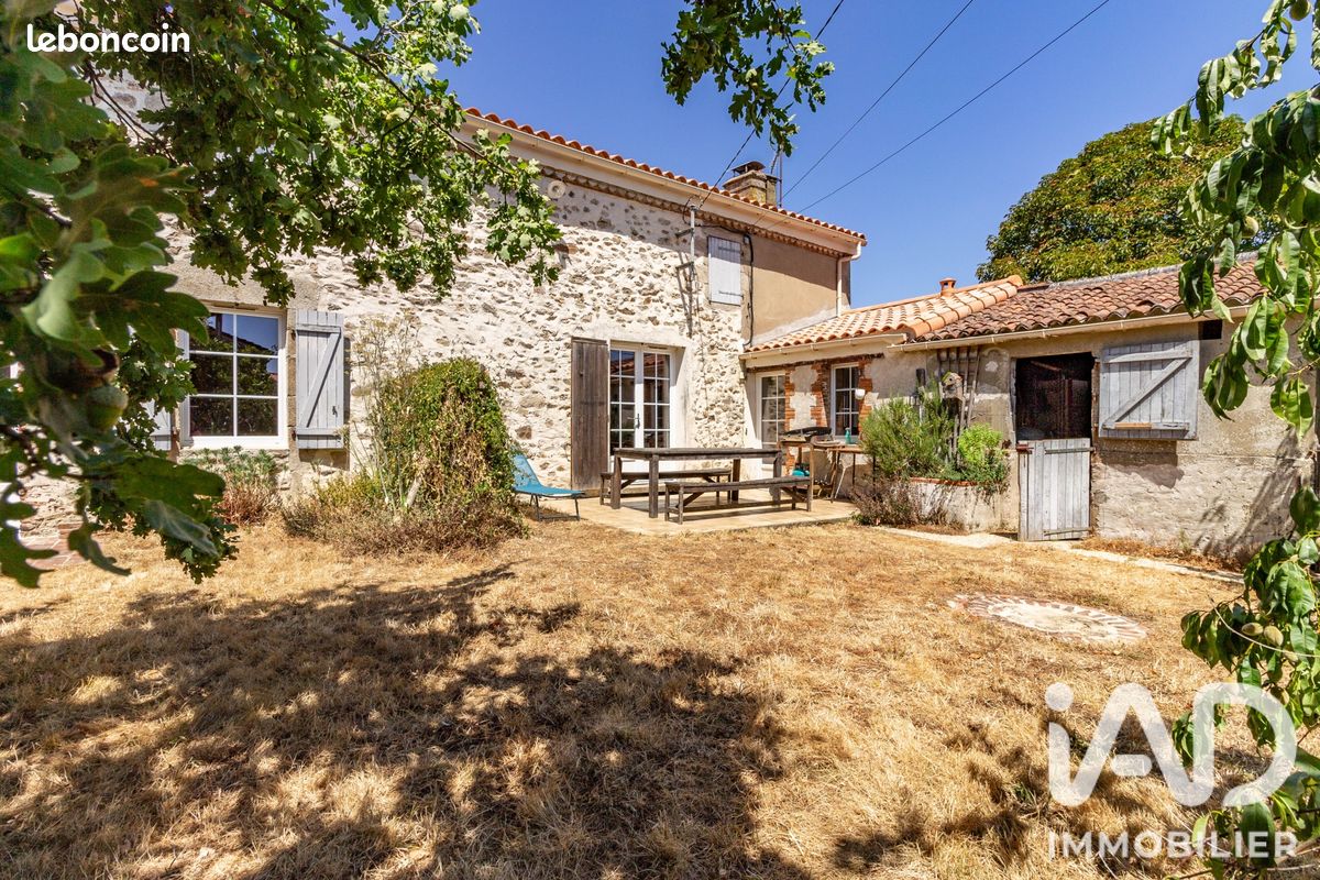 Maison 8 pièces 152 m² · à Aizenay · 152 m² · 331 900 €