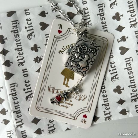 Collier Lapin D'Alice Au Pays Des Merveilles - Argenté Avec Accents Rouges - Neuf Avec Étiquettes