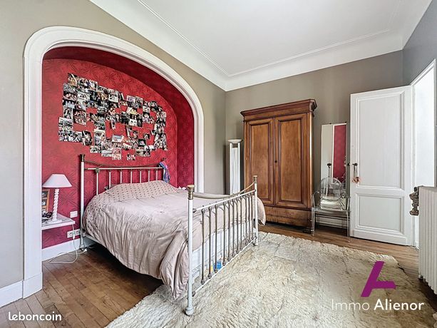 Maison 8 pièces 221 m² — 10